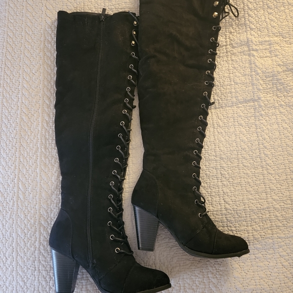 Boots - Picture 1 of 4